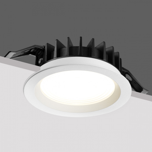 Встраиваемый светодиодный светильник IP44 Novotech Fluo 359846