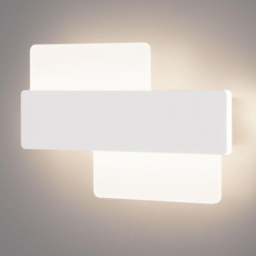Настенный светодиодный светильник Elektrostandard Bona 40142/1 LED белый 4690389174070