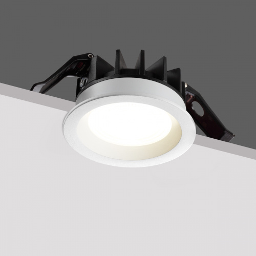 Встраиваемый светодиодный светильник IP44 Novotech Fluo 359842