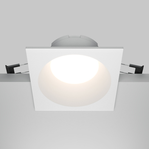Встраиваемый светильник IP44 Maytoni Share DL126-GX53-SQ-W
